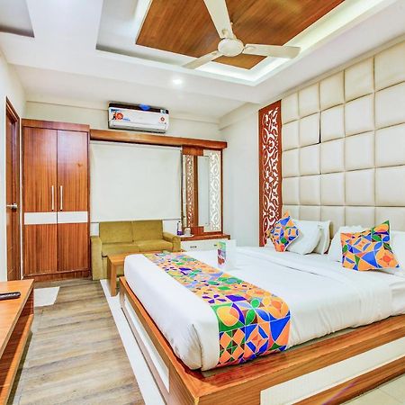 Fabhotel Empark Bangalore Esterno foto