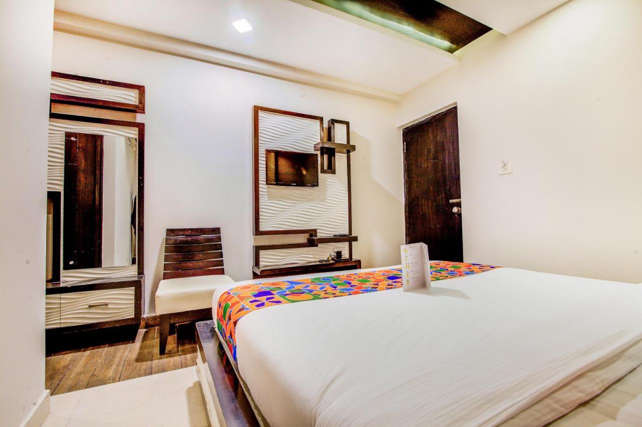 Fabhotel Empark Bangalore Esterno foto