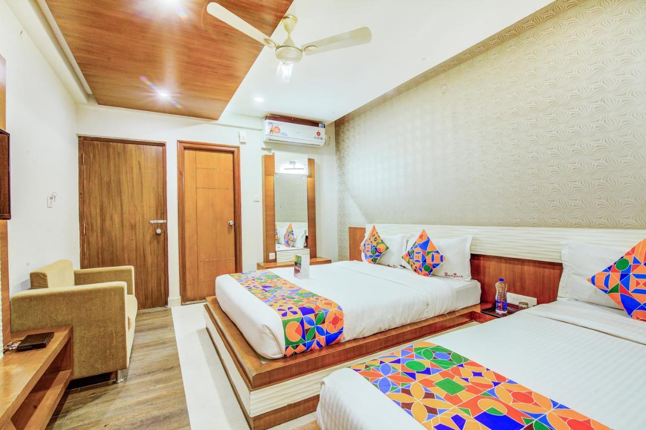 Fabhotel Empark Bangalore Esterno foto